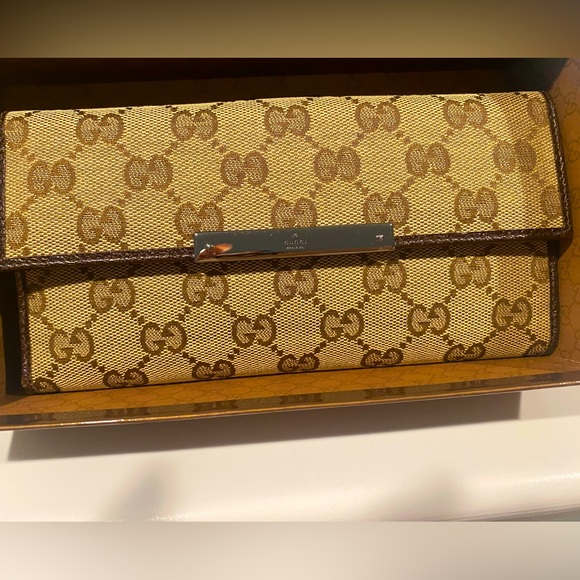 PRE-LOVED IN BOX GUCCI TAN/BROWN GG LOGO CANVAS W/LEATHER LONG BI-FOLD WALLET - Picture 16 of 16